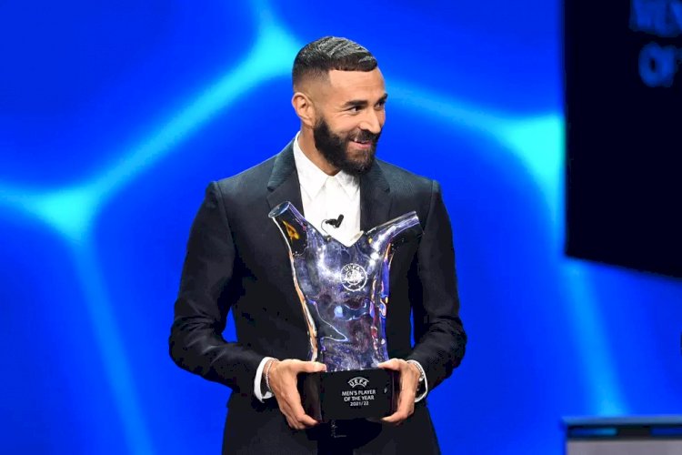 Benzema conquista o prêmio de melhor jogador da Europa na temporada