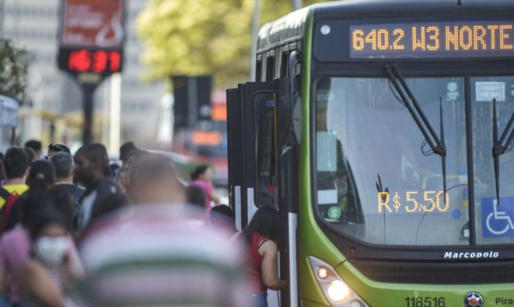 INSS estuda aceitar uso de transporte público como prova de vida