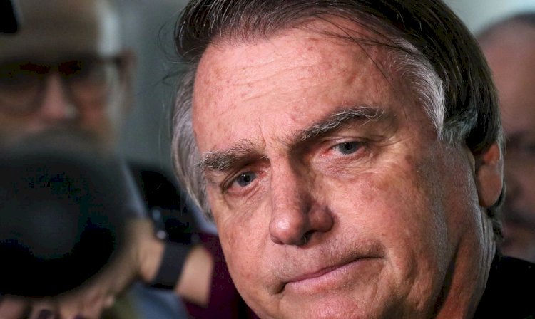 Investigação cita US$ 25 mil em dinheiro que seriam para Bolsonaro