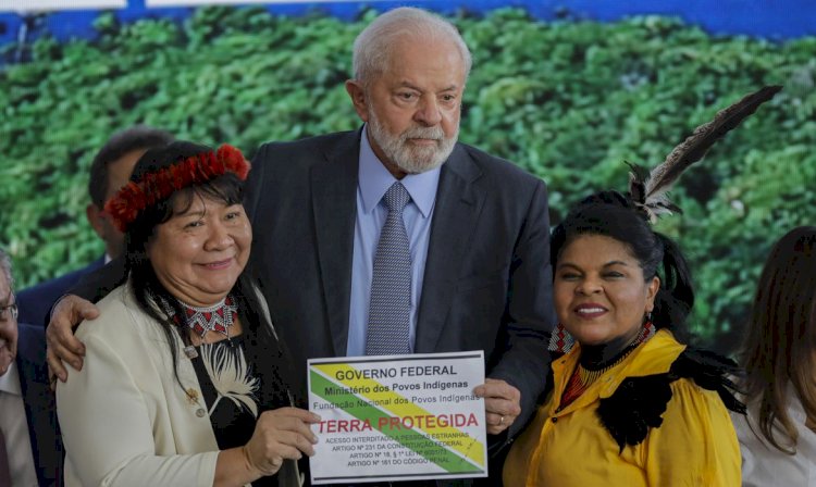 Lula assina demarcação de duas terras indígenas na Amazônia