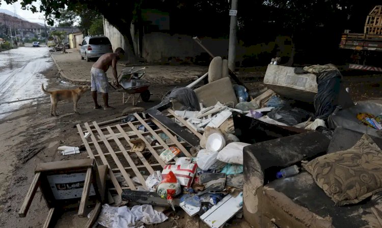 Chuvas no Rio: sobe para 12 mil número de desalojados