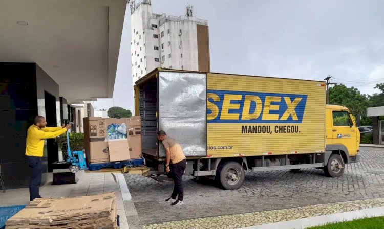 Correios doam 21,5 mil livros para abastecer bibliotecas no RS