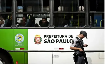 PM afasta policial que atirou à queima-roupa em rapaz em São Paulo