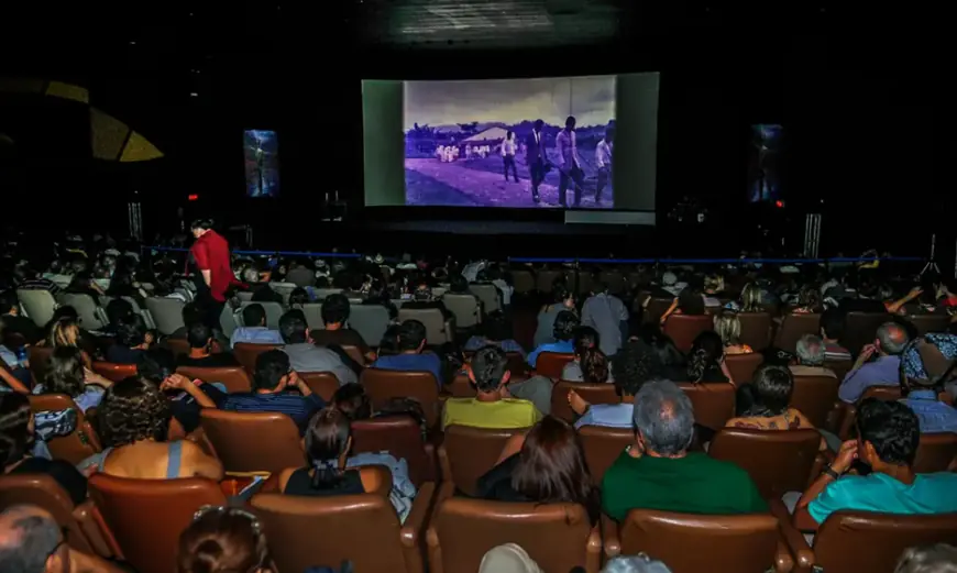 Mostra de Cinema de Tiradentes homenageará atriz Bruna Linzmeyer