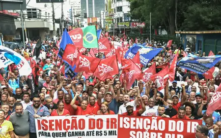 Protesto de metalúrgicos defende isenção de IR e redução de jornada