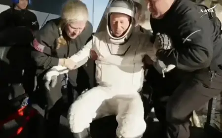 Astronautas 'presos' no espaço voltam à Terra após 9 meses; ACOMPANHE