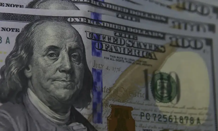 Dólar sobe para R$ 5,63 em dia de ajustes no mercado