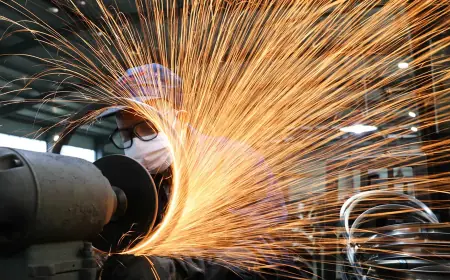 Produção industrial tem alta de 0,1% de março para abril