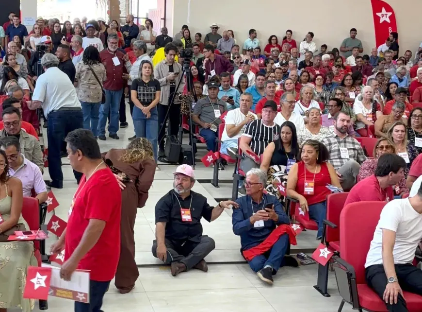 Carlos Bernardo referenda pré-candidatura em encontro do PT na capital