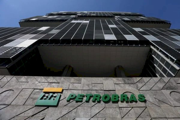 Conselho da Petrobras passa a decidir política de preço do combustível