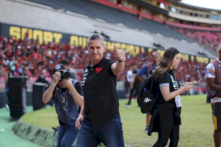 Vasco anuncia a saída de Jorginho