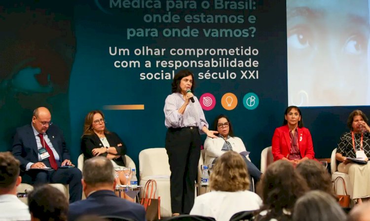 Ministra destaca ética como parte da formação médica de qualidade