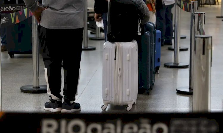 Auditores da Receita fazem operação-padrão em aeroportos nesta terça