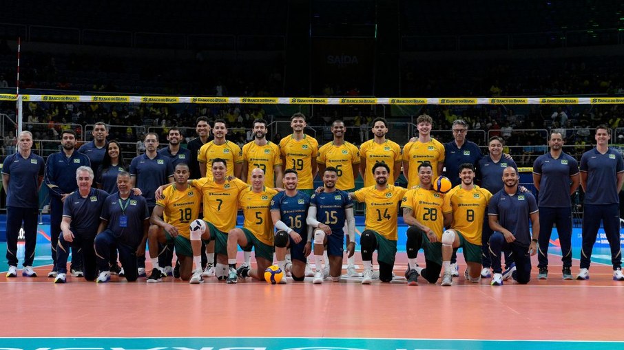 Seleção brasileira encara Bolívia em busca de classificação no Pré-Olímpico masculino de vôlei